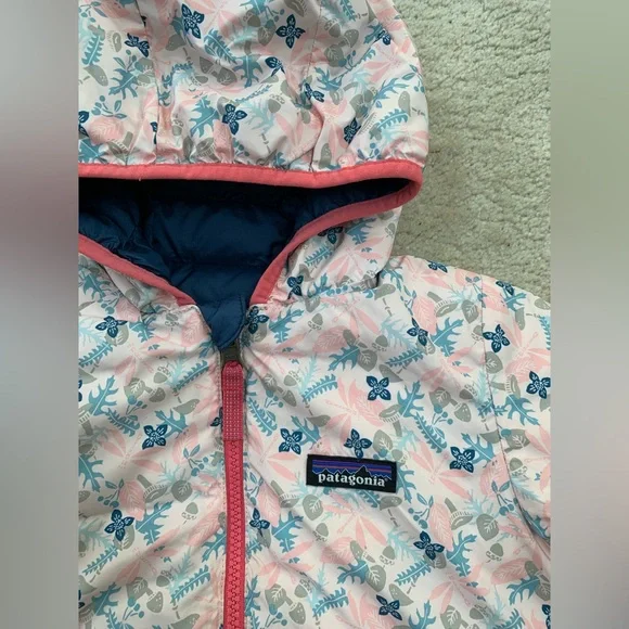 Patagonia Size 2T Reversible Down Sweater Hoodie in Blue and Pink Flowers - Picture 7 of 16